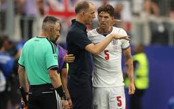 Arsenal busca john stones após lesão de Saliba