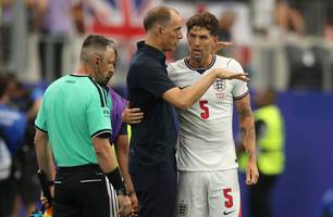 Arsenal busca john stones após lesão de Saliba