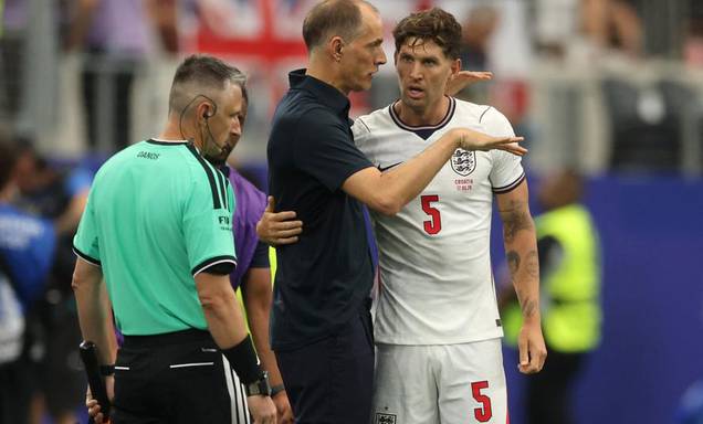 Arsenal busca john stones após lesão de Saliba