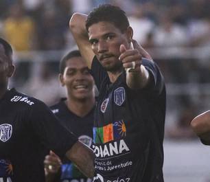 Chapecoense acerta com artilheiro da Série D