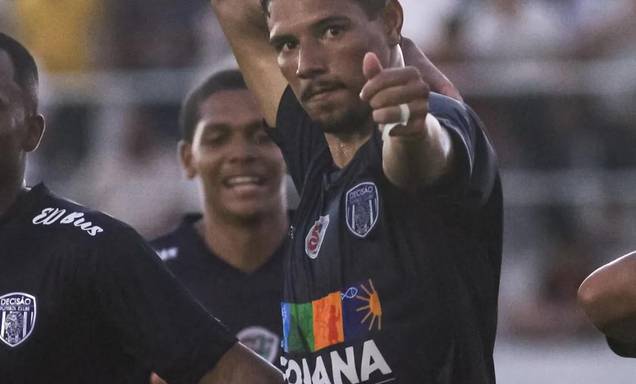 Chapecoense acerta com artilheiro da Série D