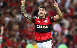 Felipe Vizeu reforça Avaí na luta contra rebaixamento