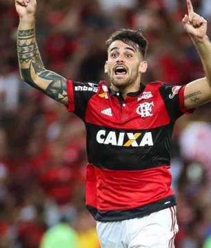 Felipe Vizeu reforça Avaí na luta contra rebaixamento