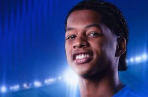 Ze Lucas e o novo reforco do Cruzeiro (Foto: Divulgacao / Cruzeiro)